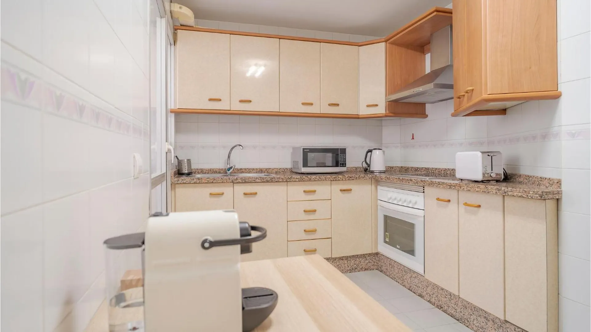 Cozy Apartment In Malaga With Kitchen 0*,