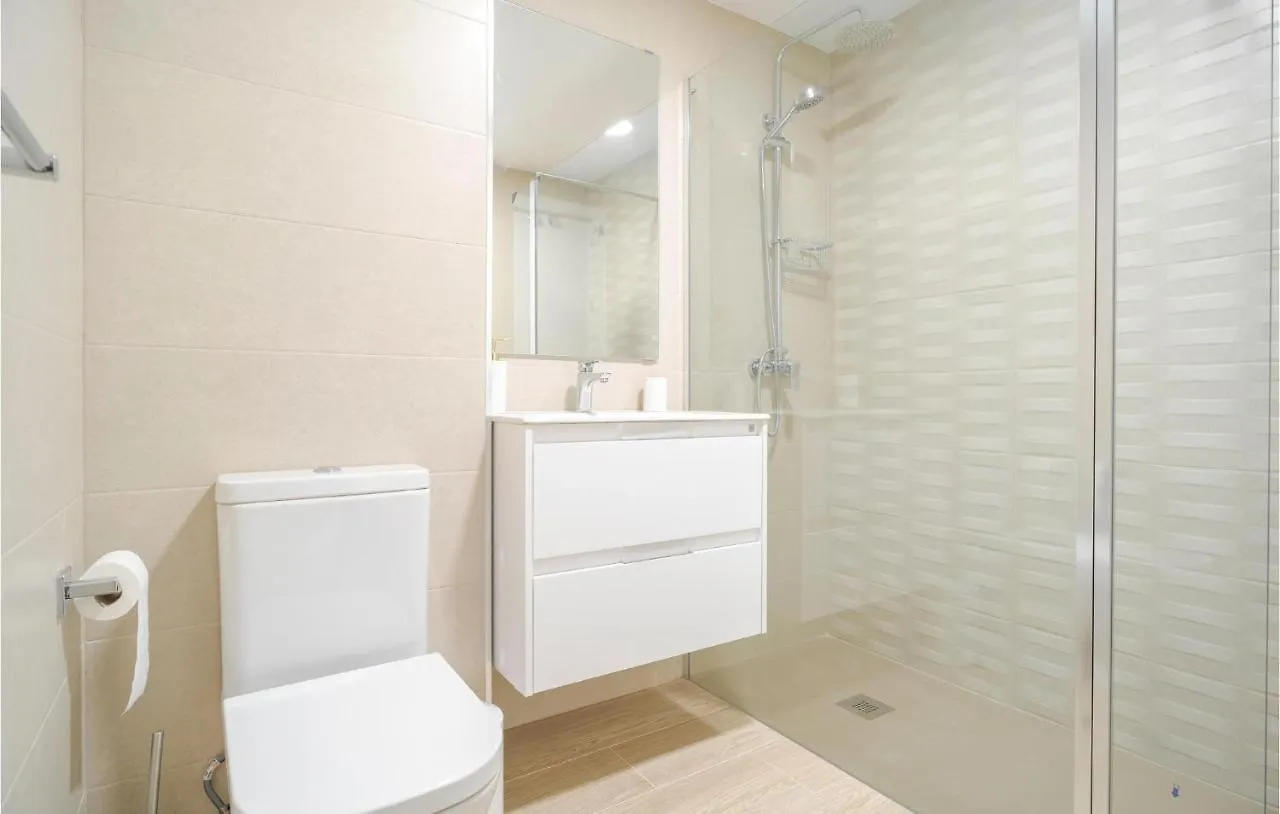 Cozy Apartment In Malaga With Kitchen İspanya