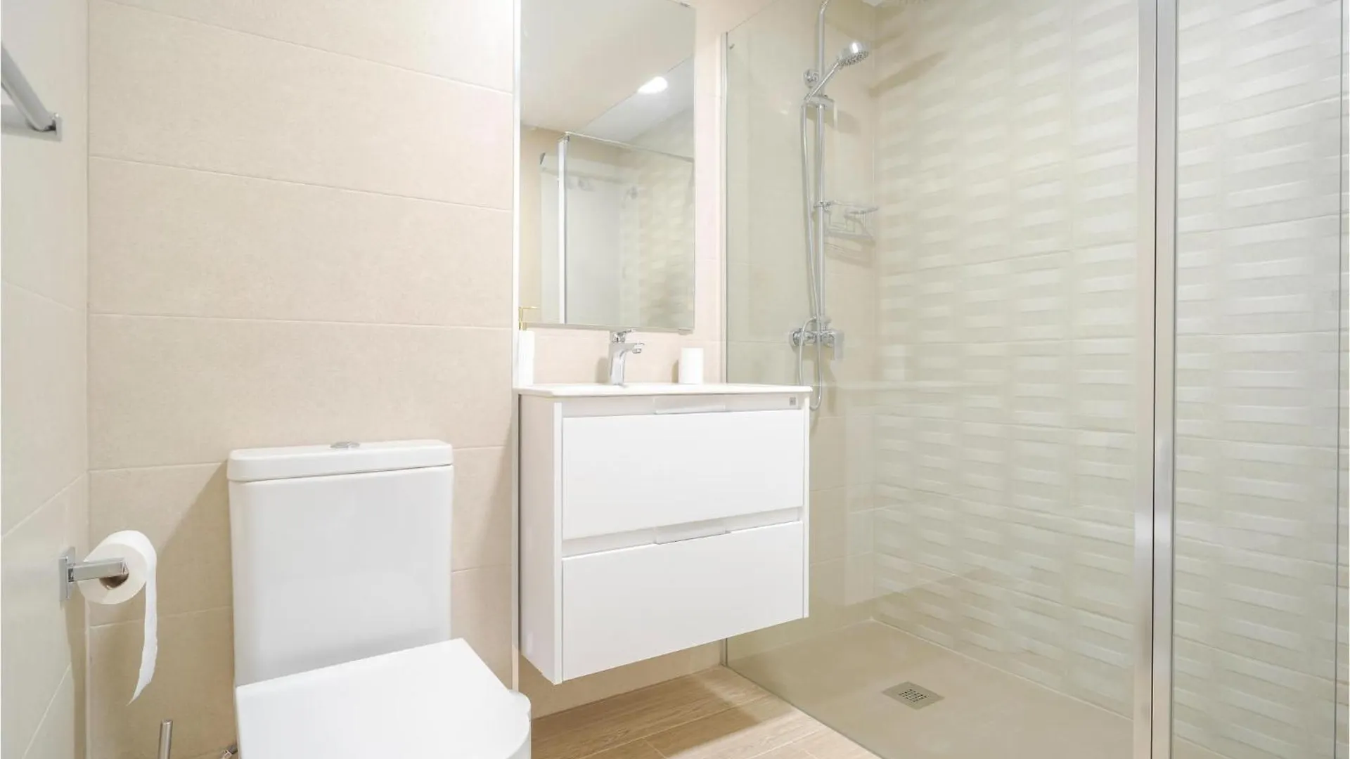 Cozy Apartment In Malaga With Kitchen 0*,  İspanya