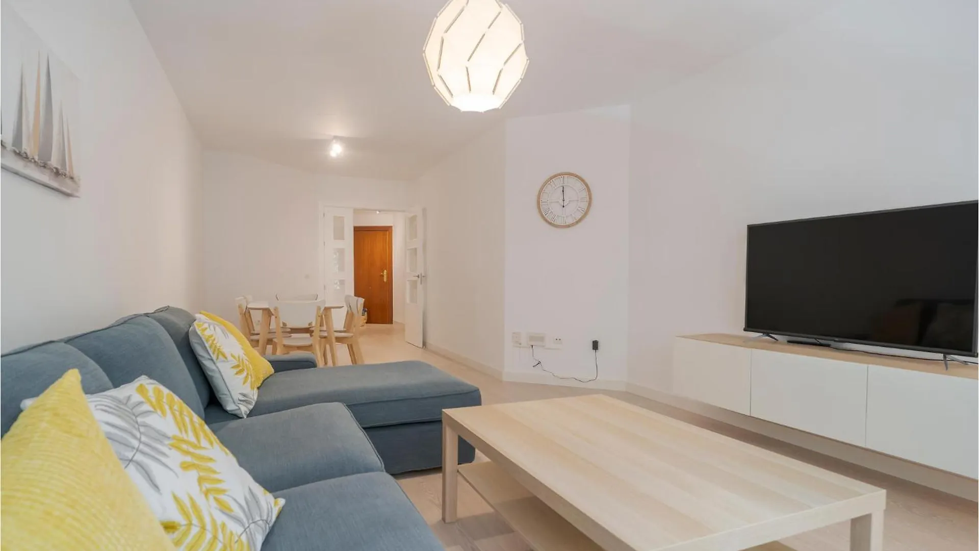 Cozy Apartment In Malaga With Kitchen İspanya