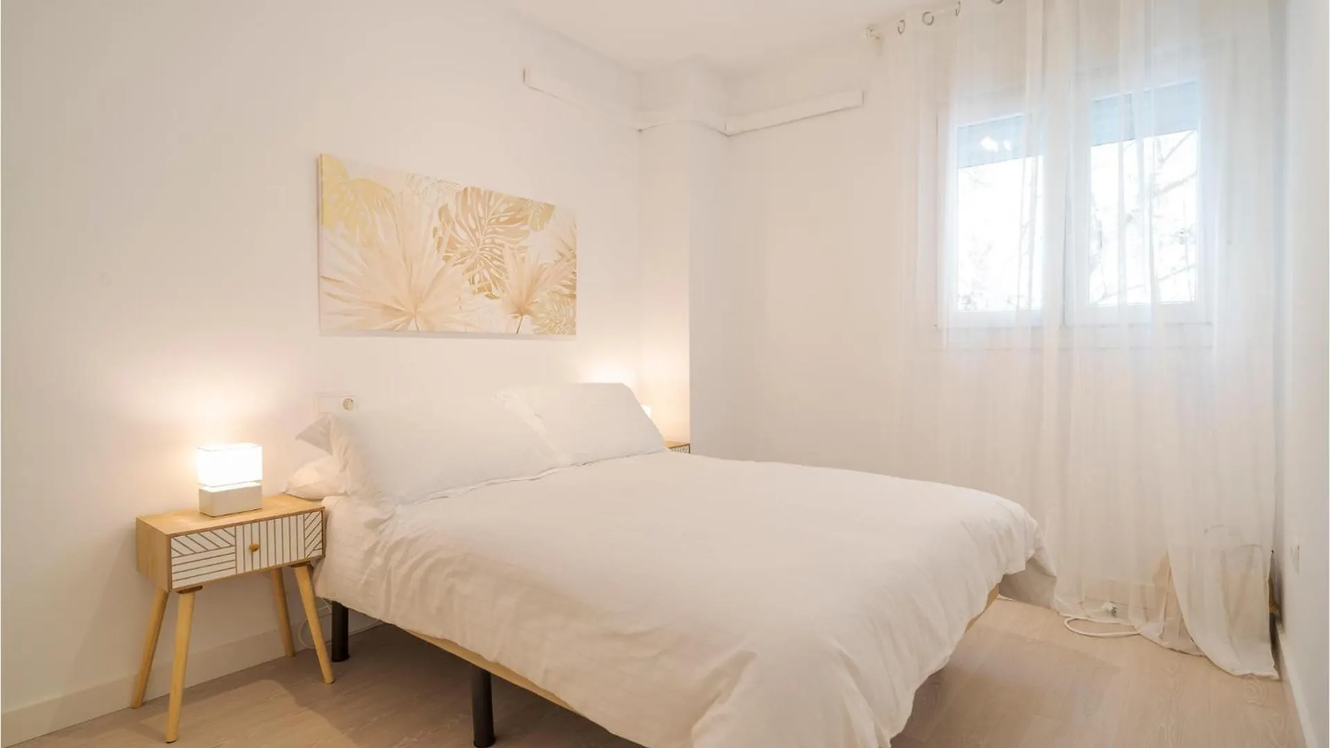 Cozy Apartment In Malaga With Kitchen