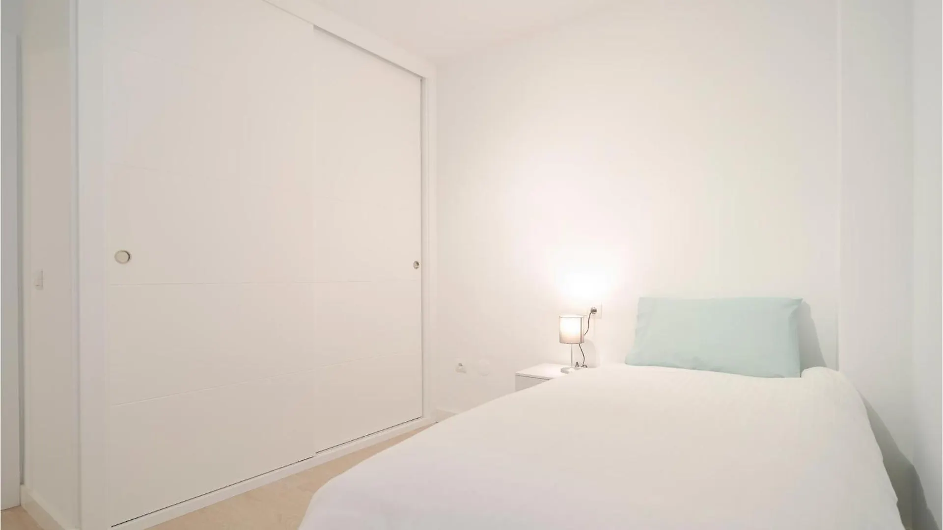 Cozy Apartment In Malaga With Kitchen